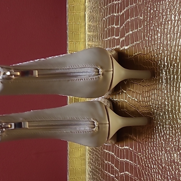 JESSICA CARLYLE  Women's peep toe booties, size 8.5, nude color sandle - Picture 3 of 8